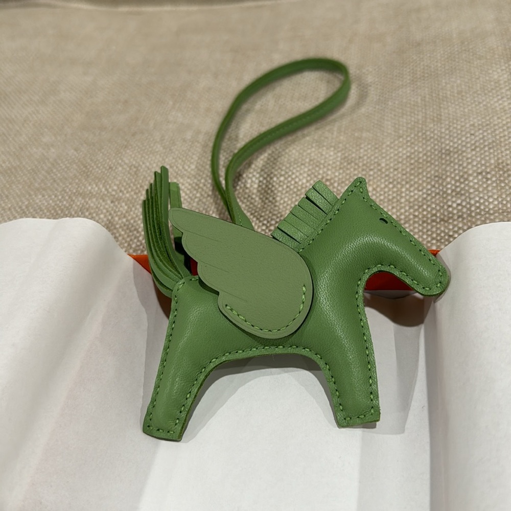 *RARE Brand New* Hermes Rodeo PM Pegasus in Criquet Green